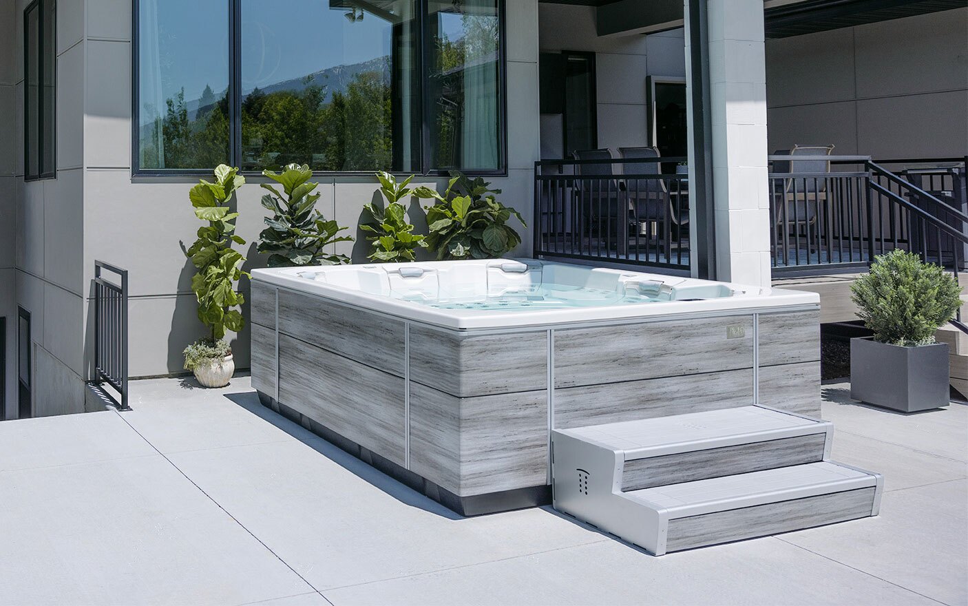 Bullfrog Spa lifestyle 4