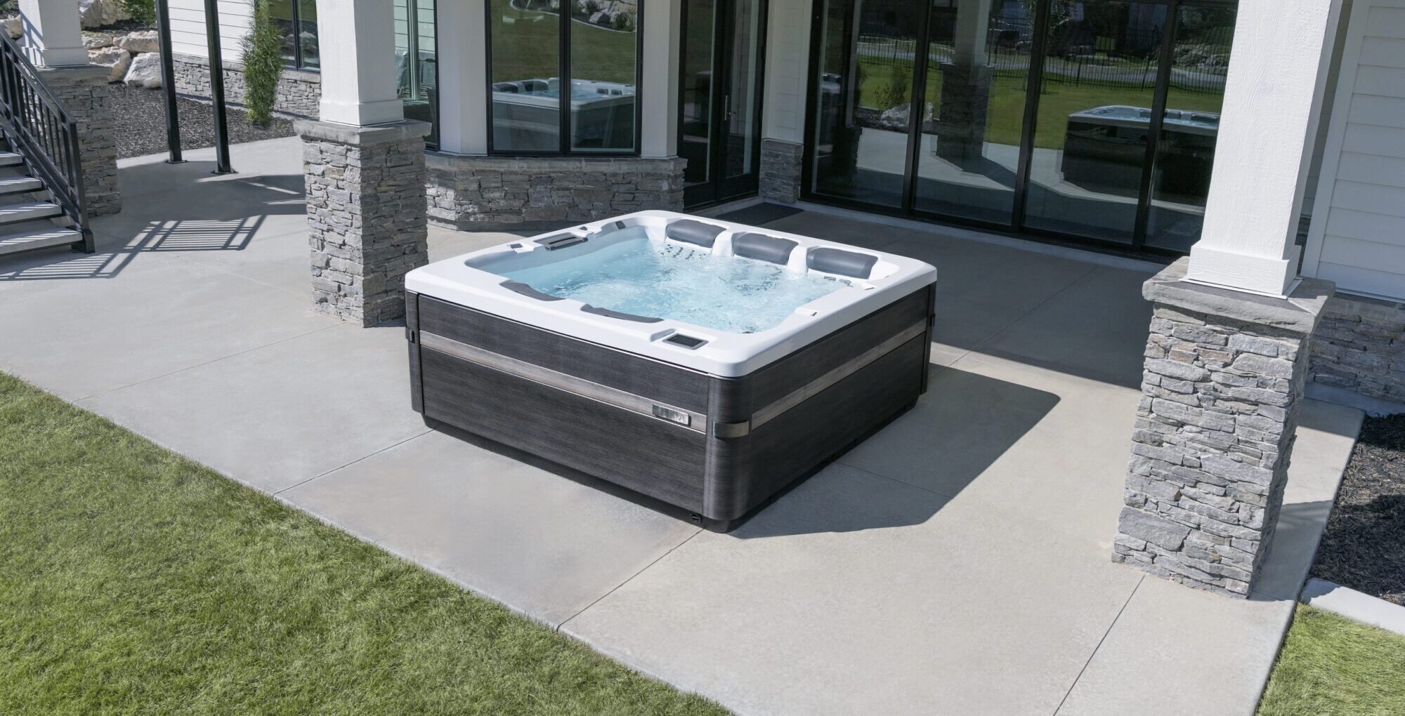 Bullfrog Spa lifestyle 6